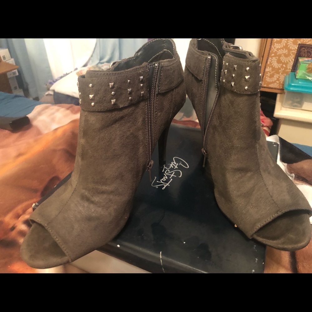 Size 11 Suede open toe booties.